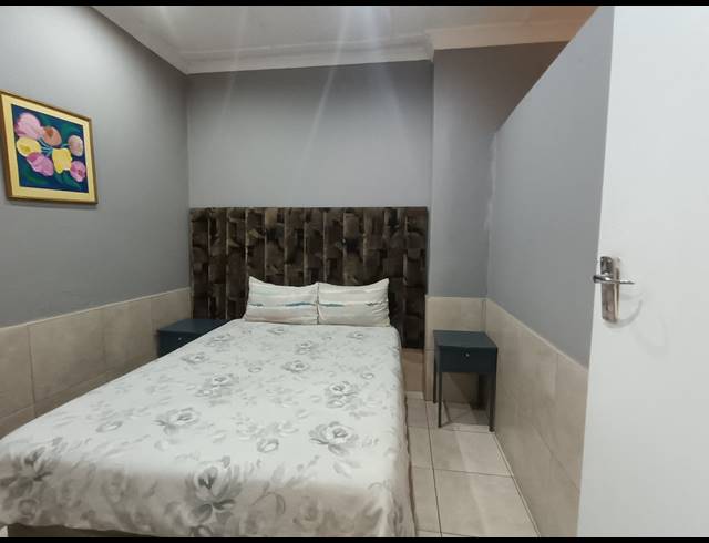 10 BEDROOM HOUSE FOR SALE IN THREE RIVERS